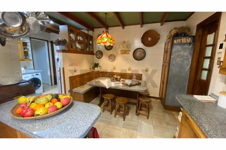 Elegante casona en recreo | 383 m² | 6d 4b