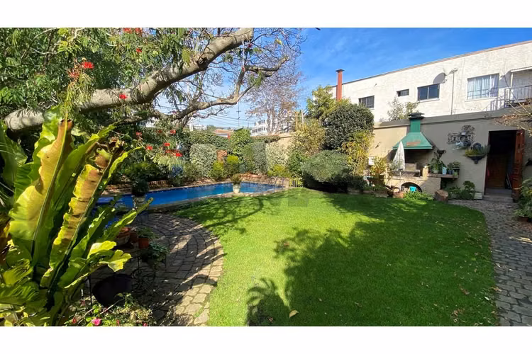 Elegante casona en recreo | 383 m² | 6d 4b