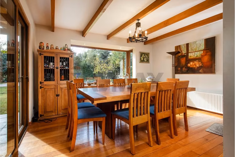 Venta casa en las pircas de chicureo 5 d-4 b + ss