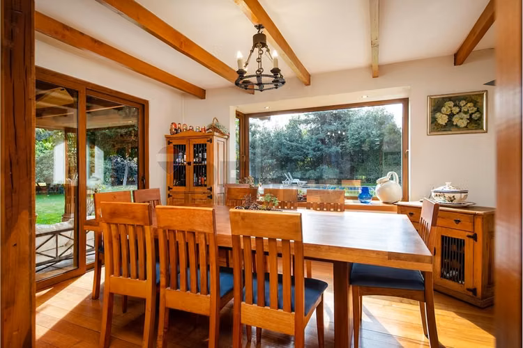 Venta casa en las pircas de chicureo 5 d-4 b + ss