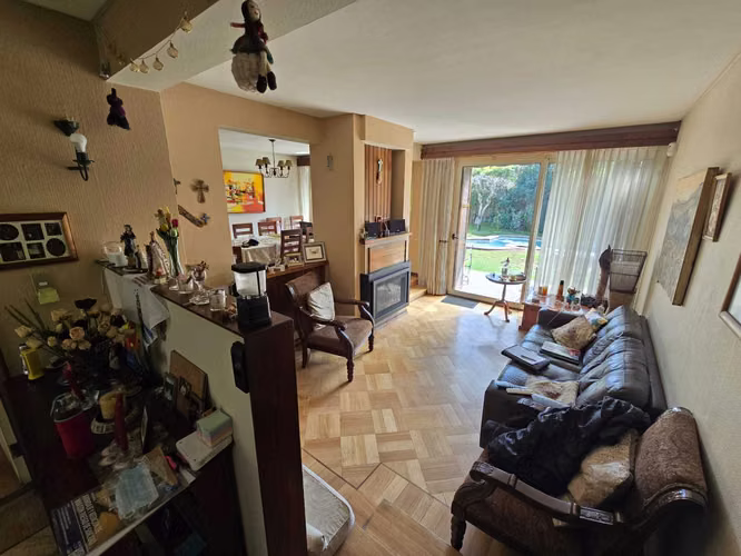 VENDO Casa 708m2 en LAs Hualtatas, Vitacura (170948)