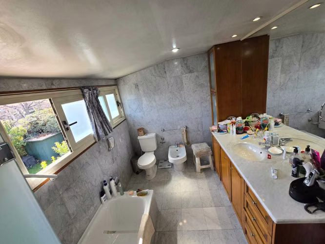 VENDO Casa 708m2 en LAs Hualtatas, Vitacura (170948)