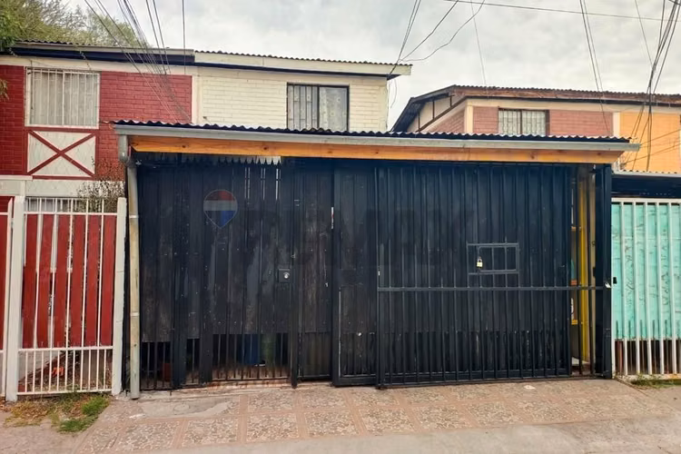 3 dormitorios, 2 baños, excelente conectividad.