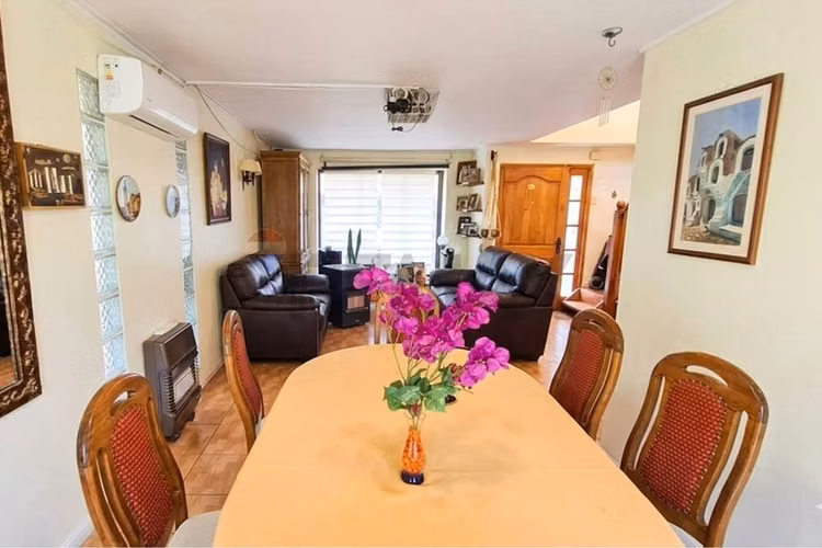 Se vende casa 4d / 2b roberto guzman las condes
