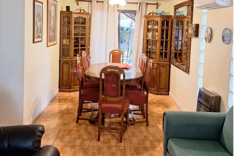 Se vende casa 4d / 2b roberto guzman las condes