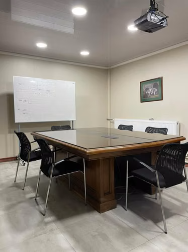 SE VENDE RENOVADO  EDIFICIO DE OFICINAS (170916)