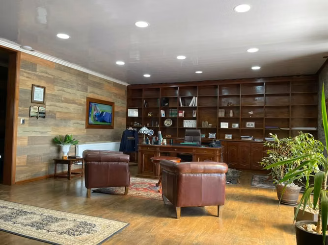 SE VENDE RENOVADO  EDIFICIO DE OFICINAS (170916)
