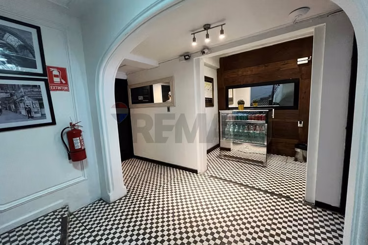 Hotel boutique 26hab+28baños. 1013m2. sta maría.