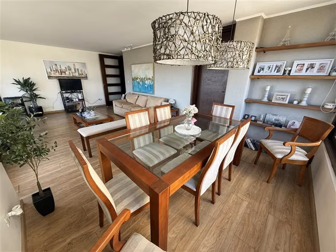 Departamento en venta de 3 dorm. en Vitacura