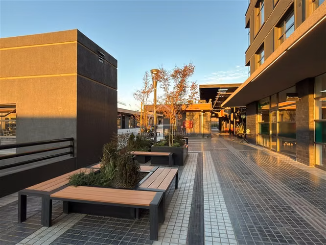 Oficina en Paseo Hacienda, 1P/1B/1E