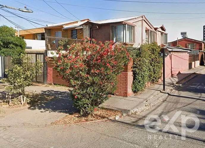 Casa en venta de 3 dorm. en La Florida
