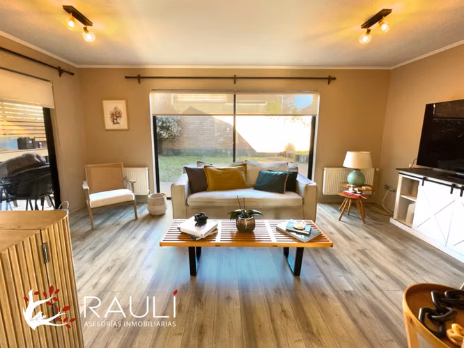Se vende moderna casa de 2 pisos - barrio el Bosque, Valdivia