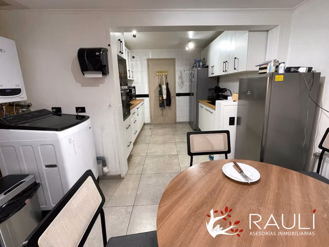 Se vende moderna casa de 2 pisos - barrio el Bosque, Valdivia