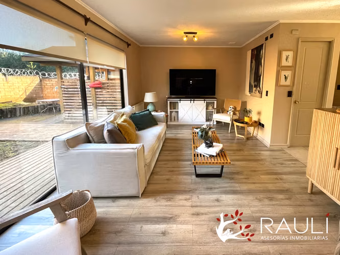 Se vende moderna casa de 2 pisos - barrio el Bosque, Valdivia