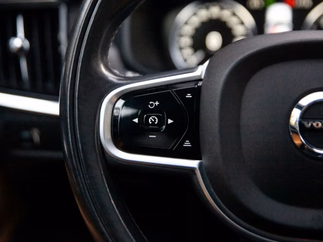 Volvo V90 D5 2.0 Momentum 2017