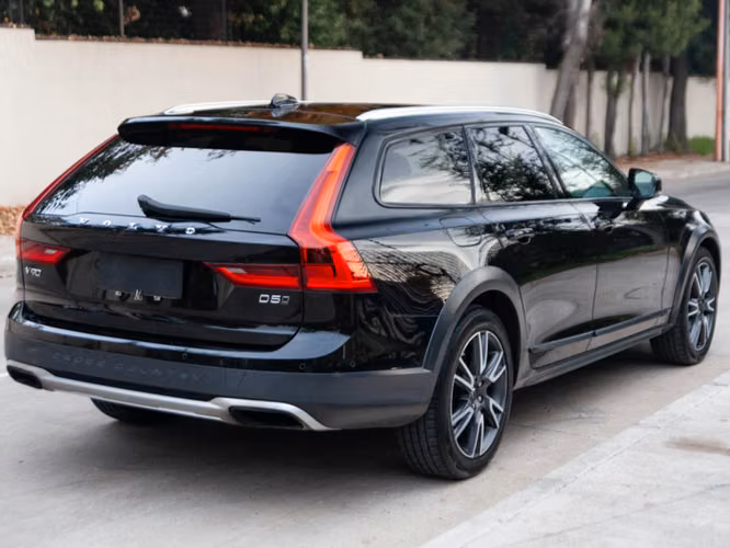 Volvo V90 D5 2.0 Momentum 2017