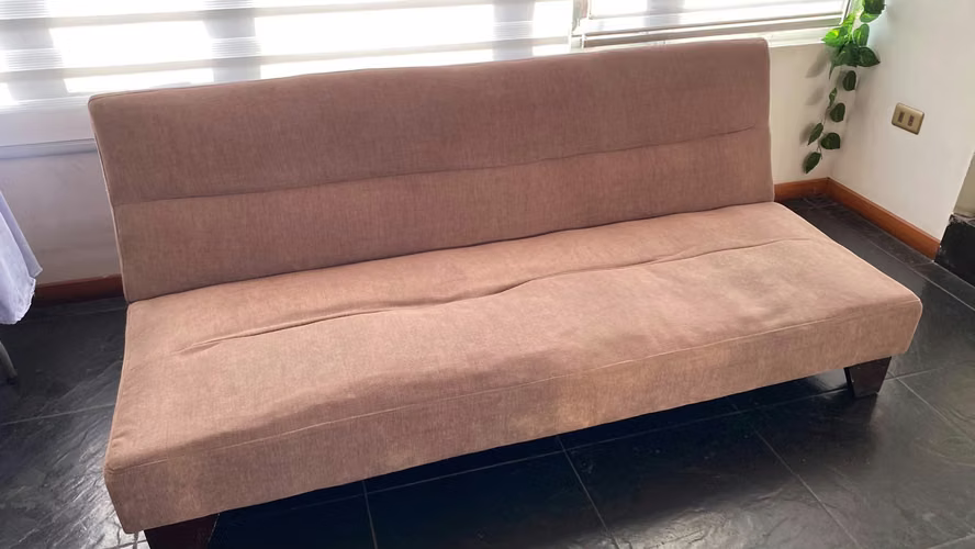 FUTON SOFA CAMA NIKKO TELA GRIS PATAS MADERA 170CM
