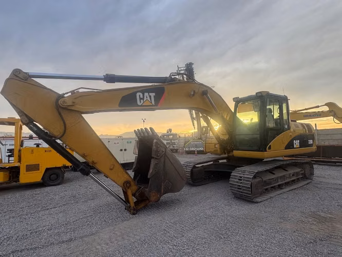 Caterpillar 320D Japonesa 2008 solo 3.000 horas