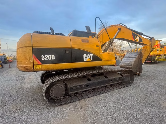 Caterpillar 320D Japonesa 2008 solo 3.000 horas