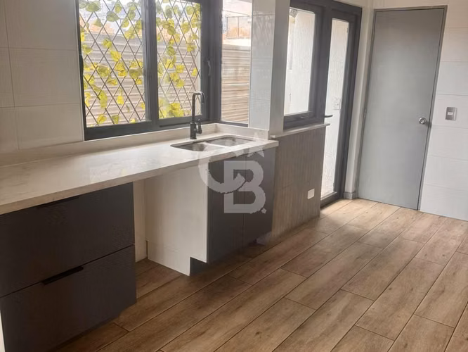 Departamento Renovado en Providencia | Excelente Ubicación