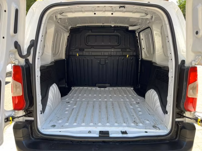 OPEL COMBO 4X2 1.5 - 2023 | 247 - Imagen 18