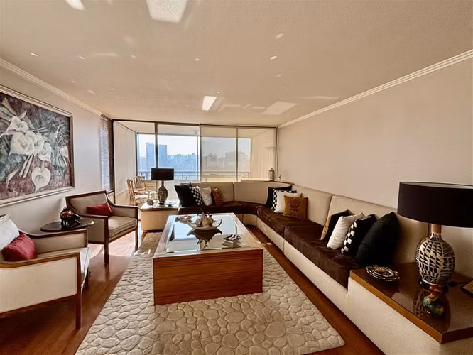 Departamento en venta de 3 dorm. en Las Condes