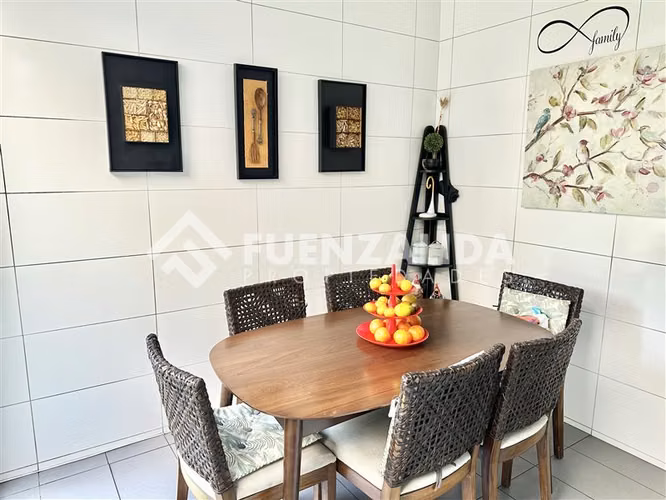 Gran Casa Familiar en Venta de 6D-8B Nogales de La Dehesa