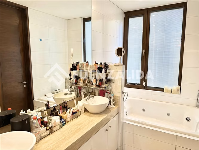 Gran Casa Familiar en Venta de 6D-8B Nogales de La Dehesa