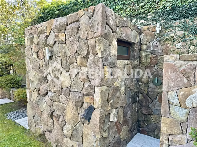 Gran Casa Familiar en Venta de 6D-8B Nogales de La Dehesa