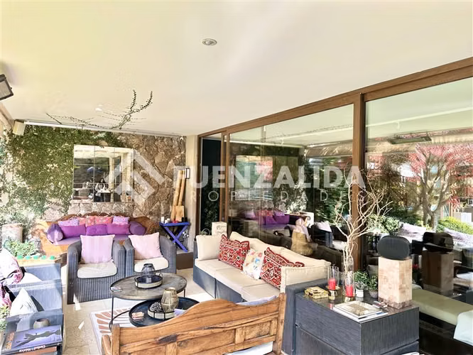 Gran Casa Familiar en Venta de 6D-8B Nogales de La Dehesa