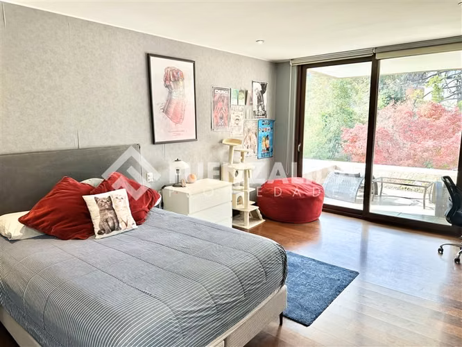 Gran Casa Familiar en Venta de 6D-8B Nogales de La Dehesa