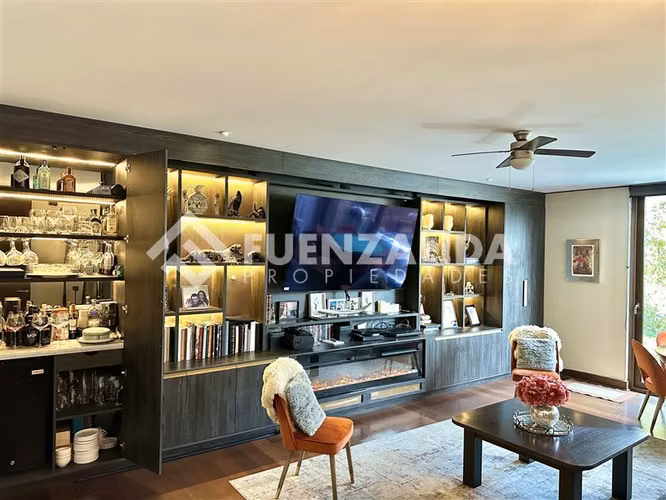 Gran Casa Familiar en Venta de 6D-8B Nogales de La Dehesa