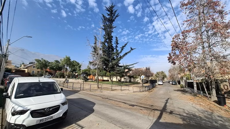 Casa en venta de 4 dorm. en Peñalolén