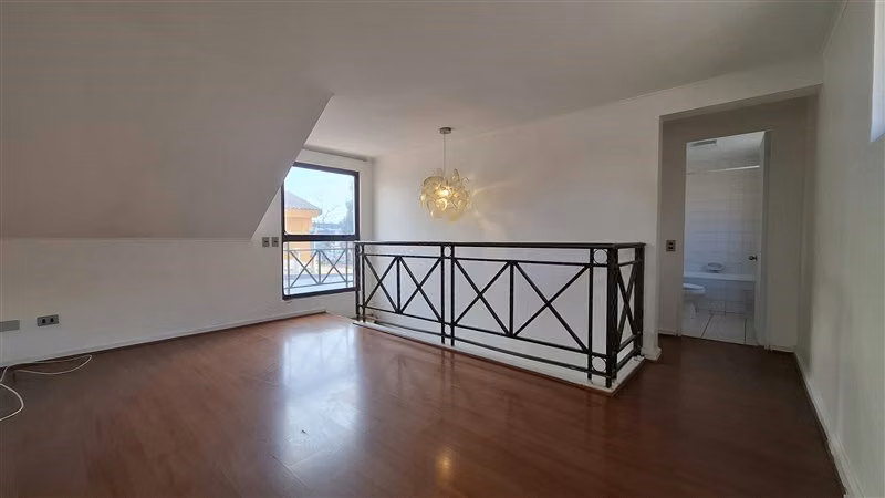 Casa en condominio en venta en Peñalolén