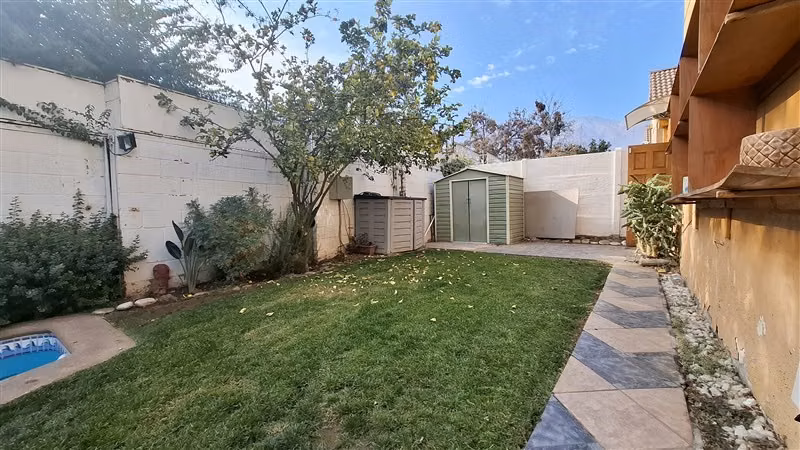 Casa en condominio en venta en Peñalolén
