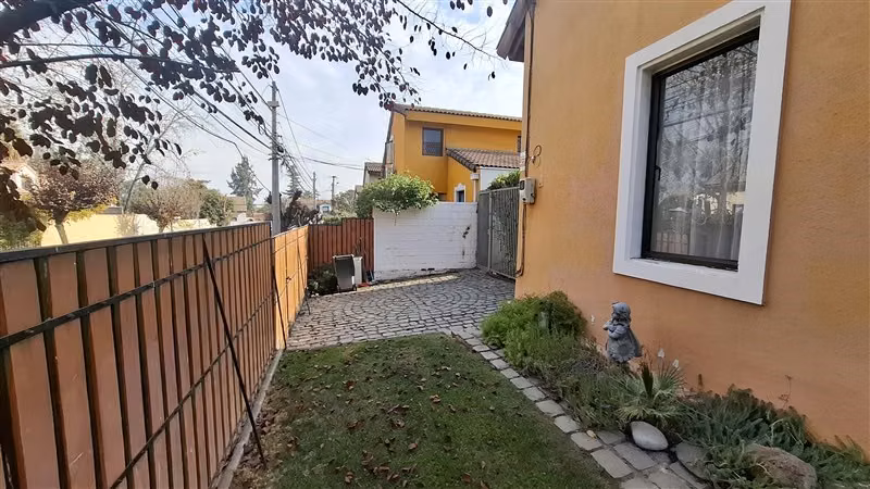 Casa en condominio en venta en Peñalolén