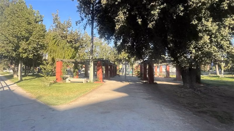 Casa en arriendo de 5 dorm. en Estación Central