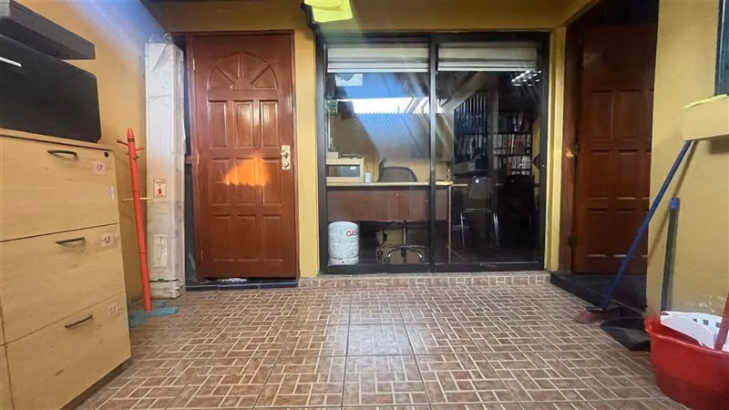 Casa en arriendo de 5 dorm. en Estación Central