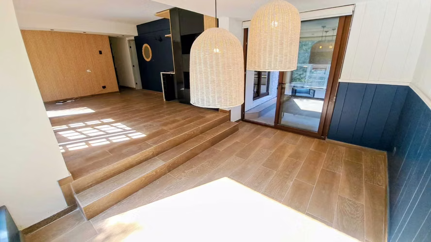 Remodelada y Amoblada, en Condominio (160168)