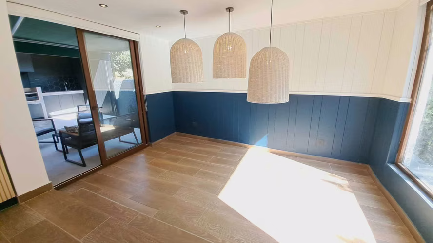 Remodelada y Amoblada, en Condominio (160168)