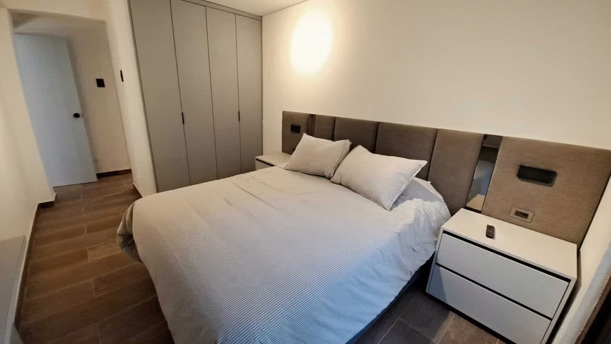 Remodelada y Amoblada, en Condominio (160168)
