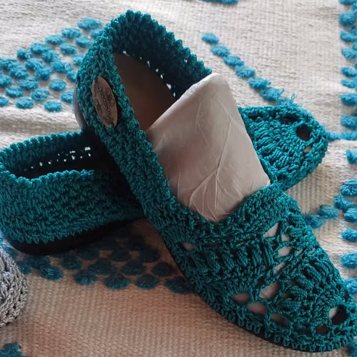 ZAPATILLAS TEJIDAS A CROCHET CON SUELA