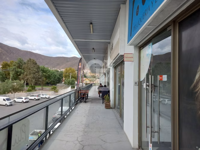 Local Comercial de 150m2 en Ciudad de Los Valles