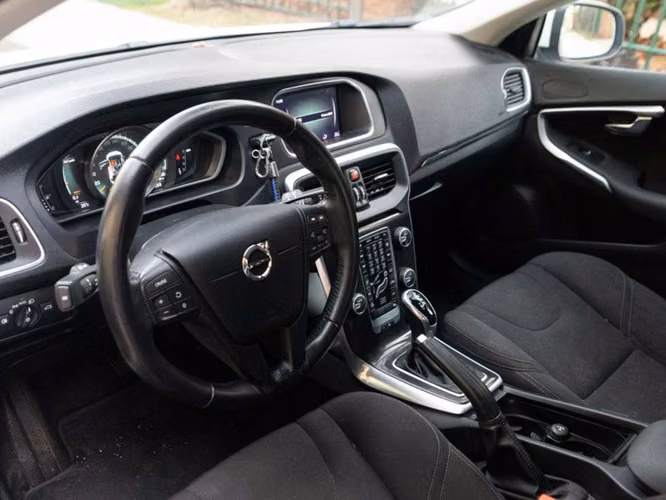 Volvo V40 T3 2019