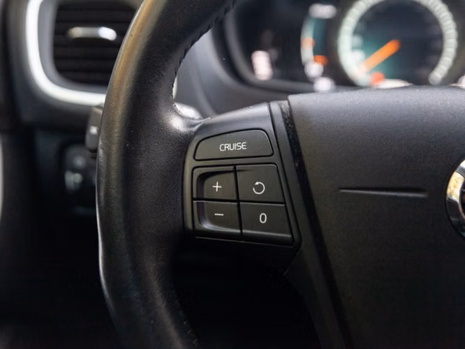 Volvo V40 T3 2019