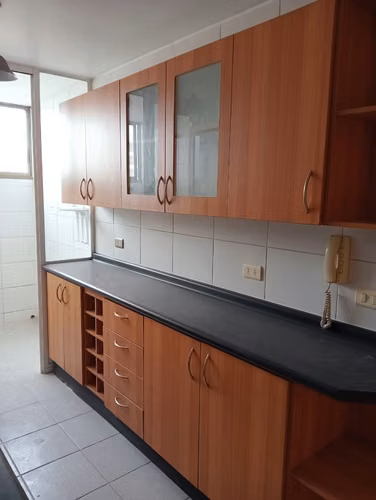 Depto de 3 dormitorios, 2 baños, con estacionamiento y bodega en San Miguel.