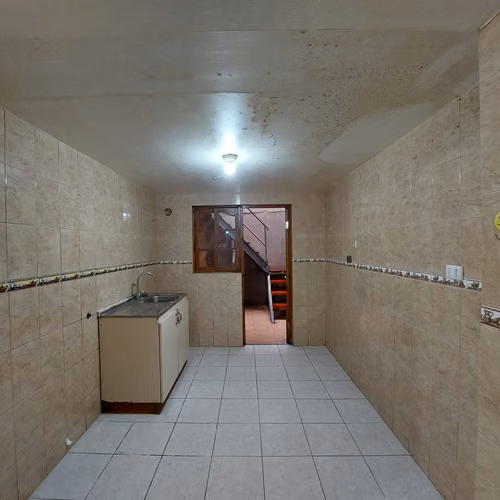 Se Vende Amplia Casa Familiar Con Terraza Y Estacionamiento