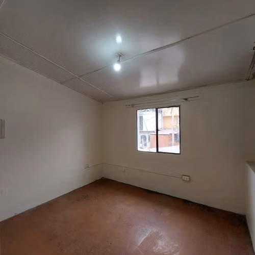 Se Vende Amplia Casa Familiar Con Terraza Y Estacionamiento