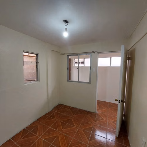 Se Vende Amplia Casa Familiar Con Terraza Y Estacionamiento