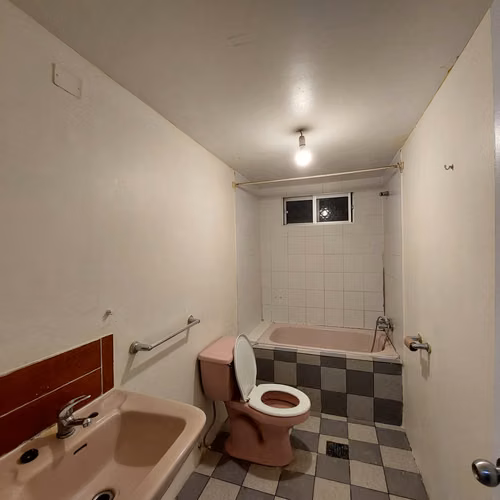 Se Vende Amplia Casa Familiar Con Terraza Y Estacionamiento